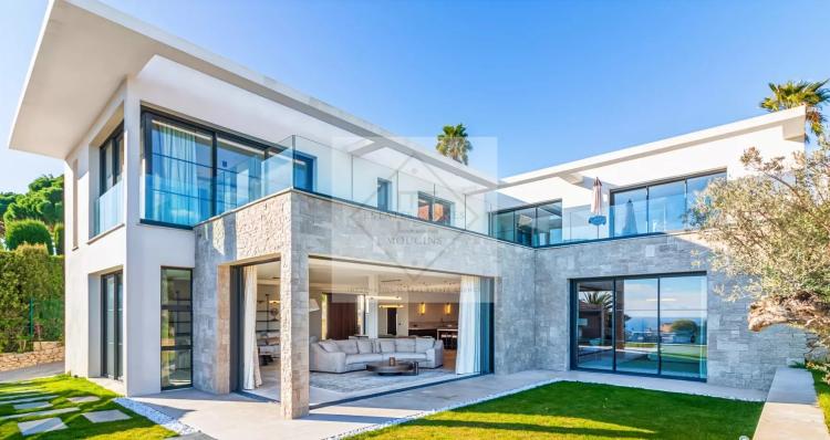 Villa contemporaine d'exception à Super Cannes – Vue mer panoramique, domaine privé et sécurisé