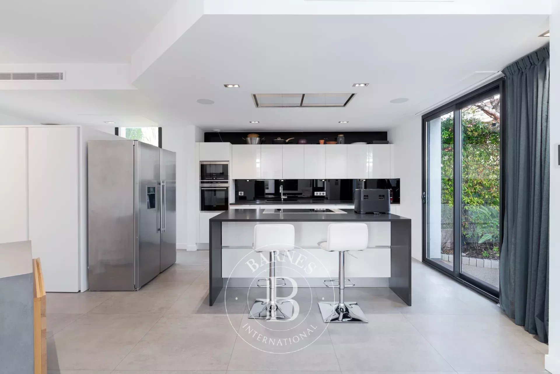 Superbe villa contemporaine avec piscine à 100 m de la plage