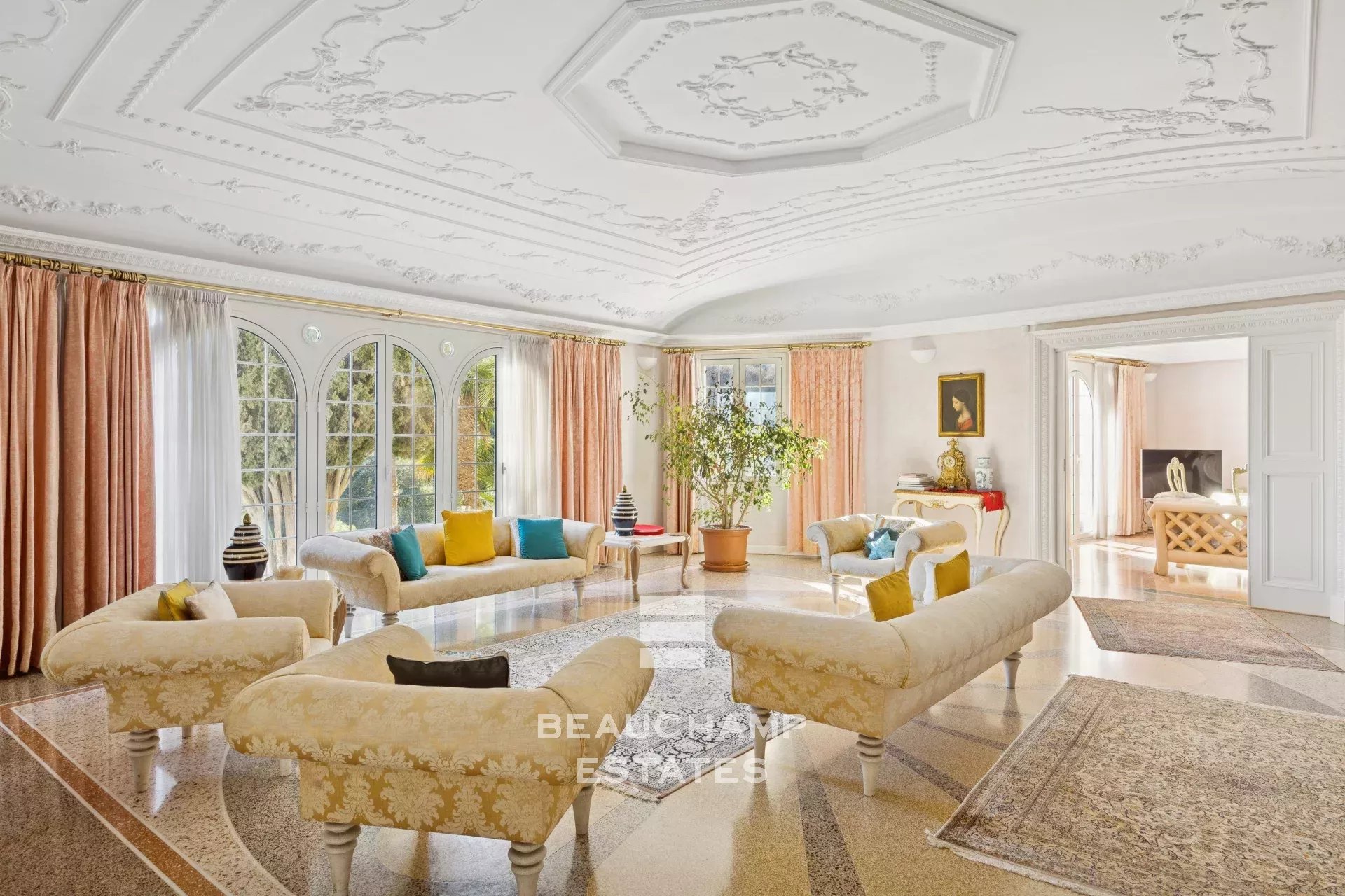 Villa palladienne avec vaste terrain - Menton