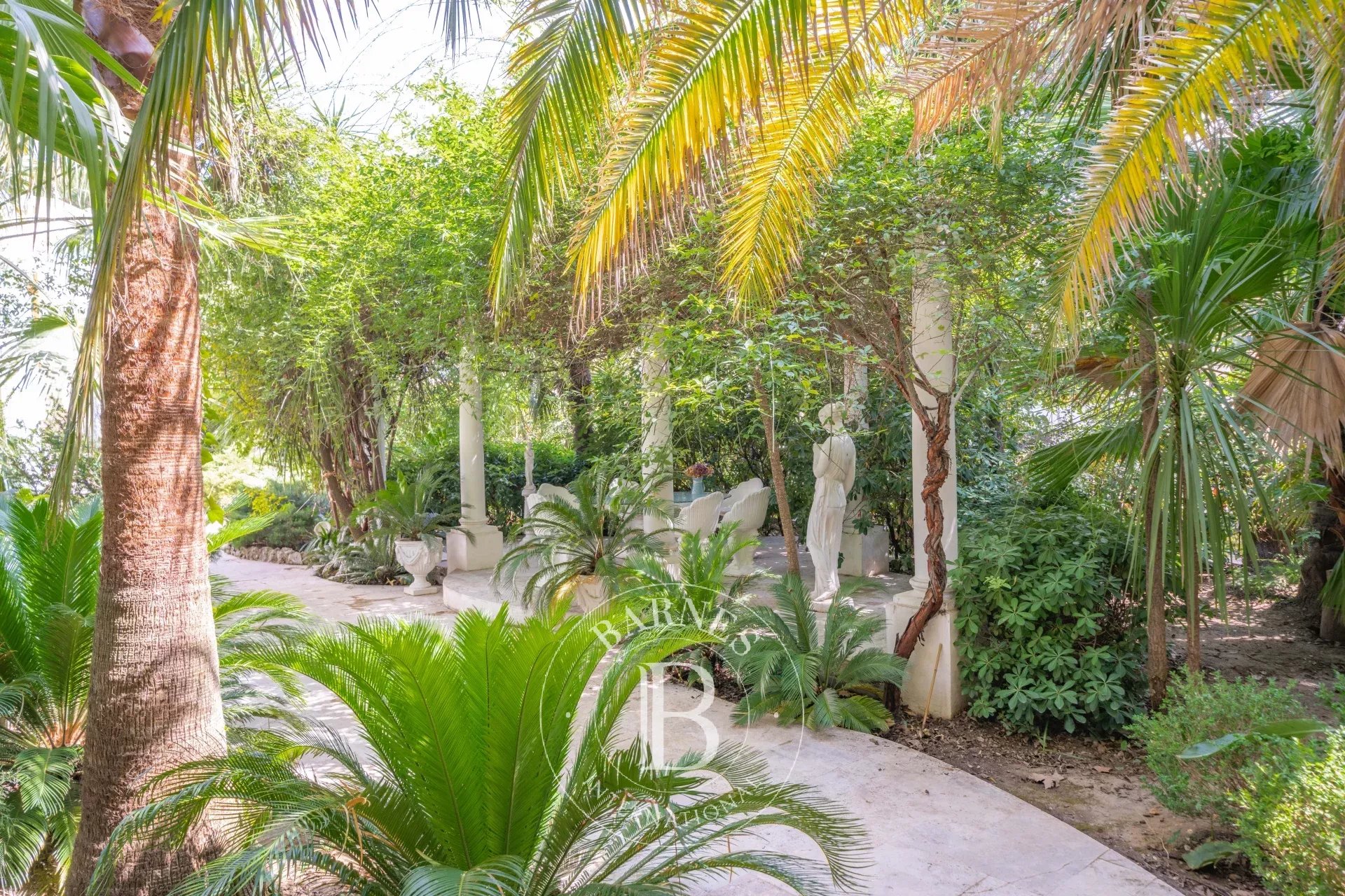 Cagnes-sur-Mer - Un palais italien dans un écrin tropical, à quelques mètres des plages