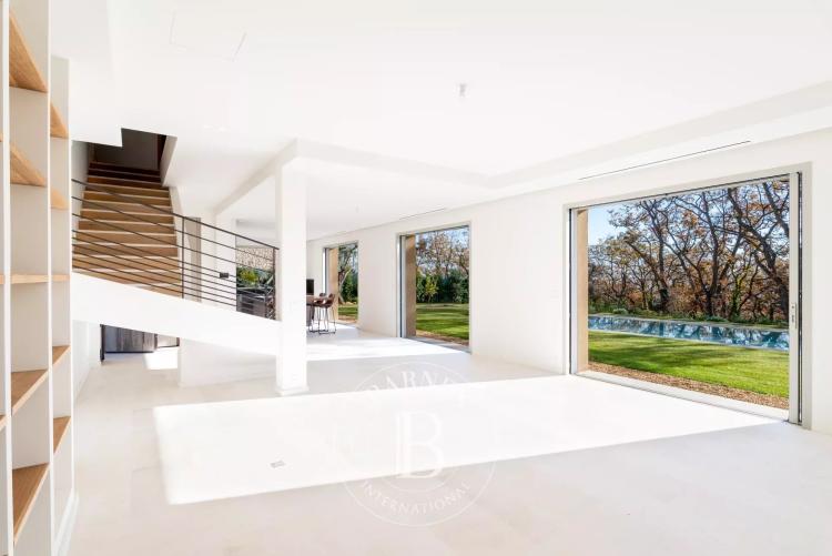 Vence - magnifique villa contemporaine neuve
