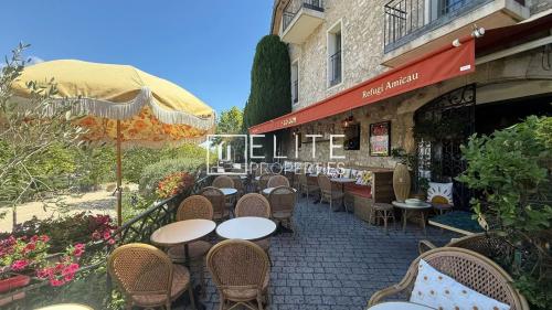Fonds de commerce bar à cocktail avec cuisine de snacking Mougins village