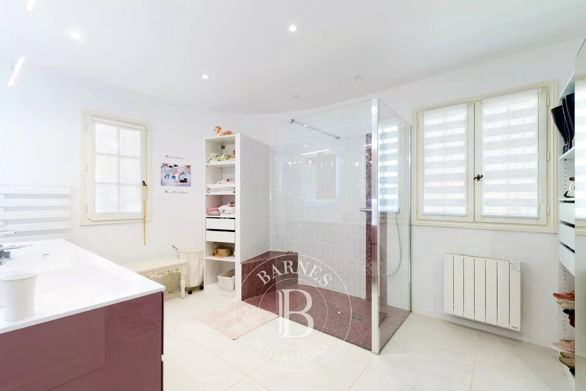 Le Rouret – Villa vue mer, domaine fermé, plein sud, 4 chambres, sous-sol complet