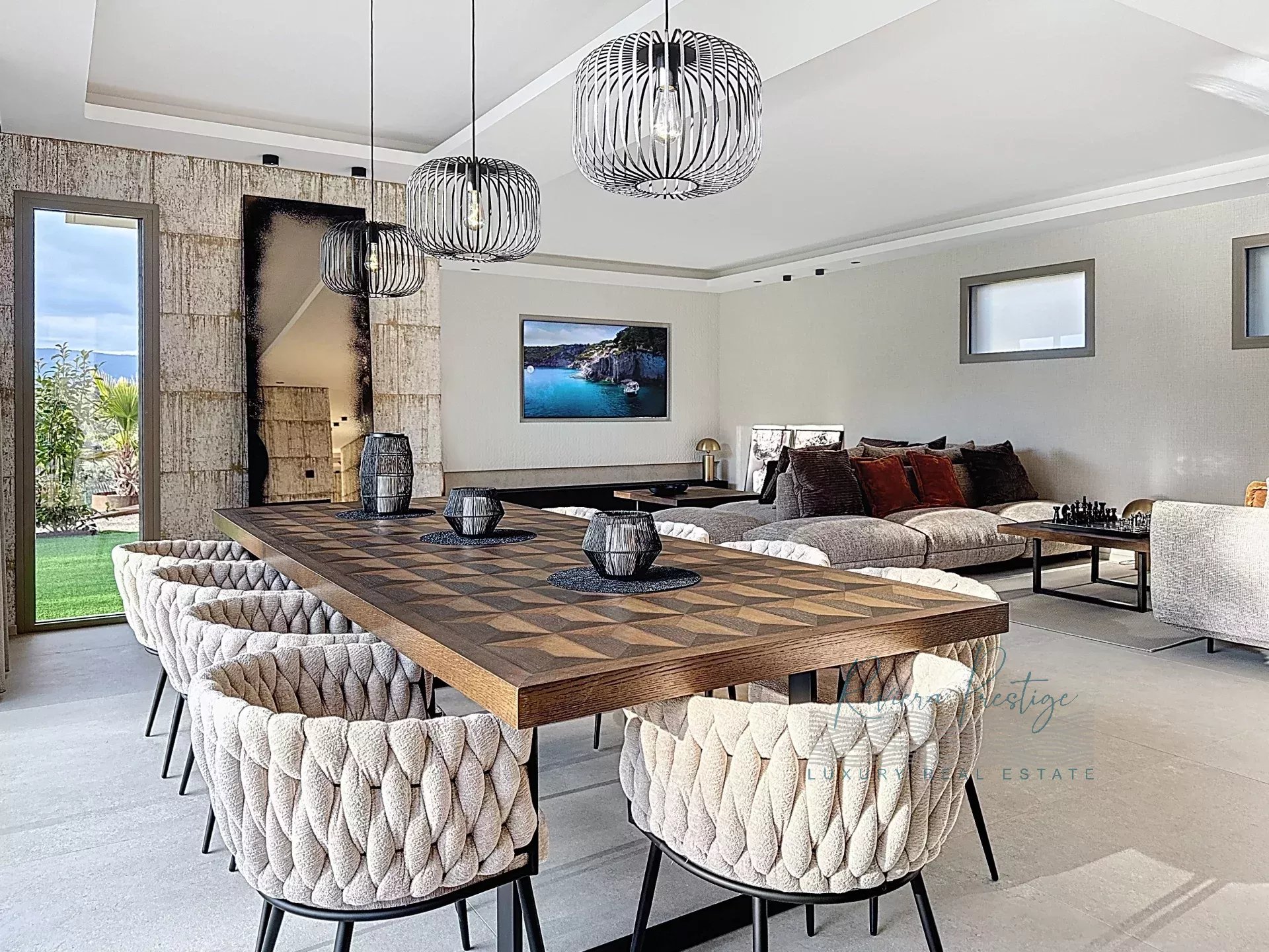 MOUGINS - villa contemporaine neuve