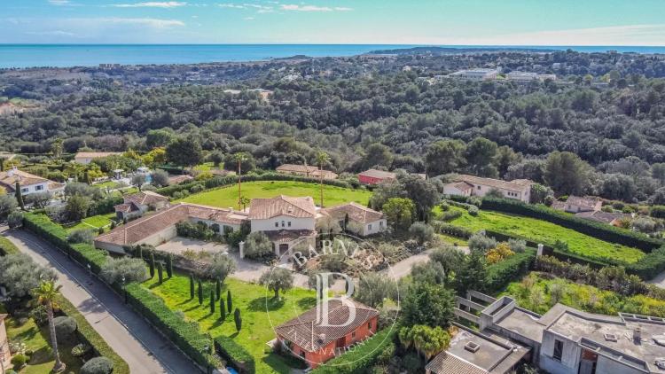Biot - Propriété familiale vue mer panoramique - Domaine fermé