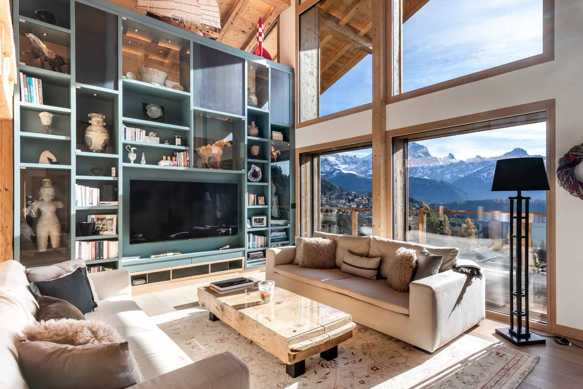 Chalet d'exception avec ascenseur privatif et vue imprenable