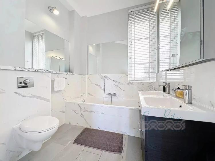 NICE – Magnifique Appartement de Prestige Belle Époque à un Étage Élevé – Environ 160m² LC