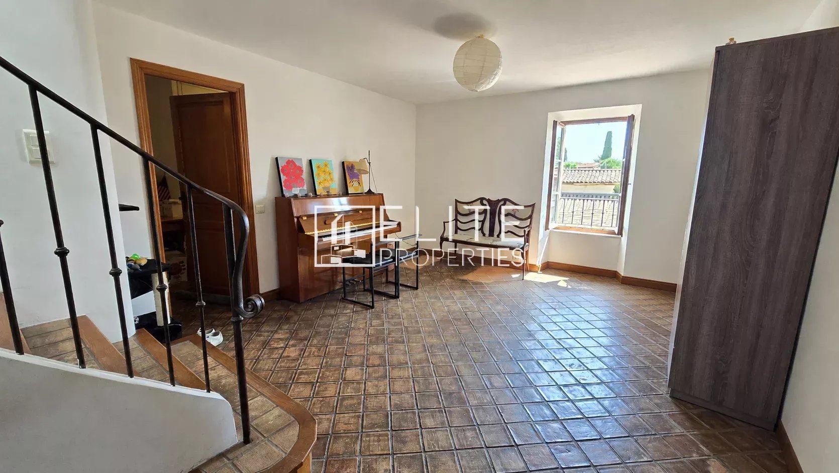 APPARTEMENT 4 PIÈCES DE 149m², VUE MER – MOUGINS VILLAGE