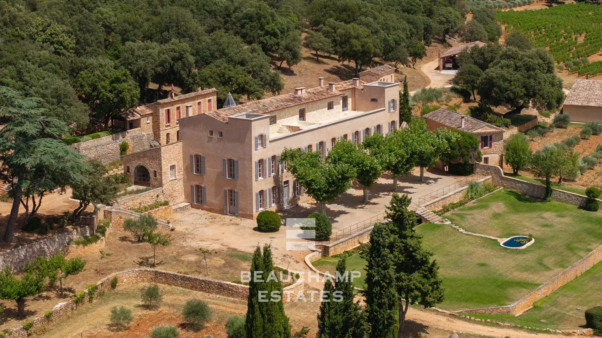 Château avec domaine viticole