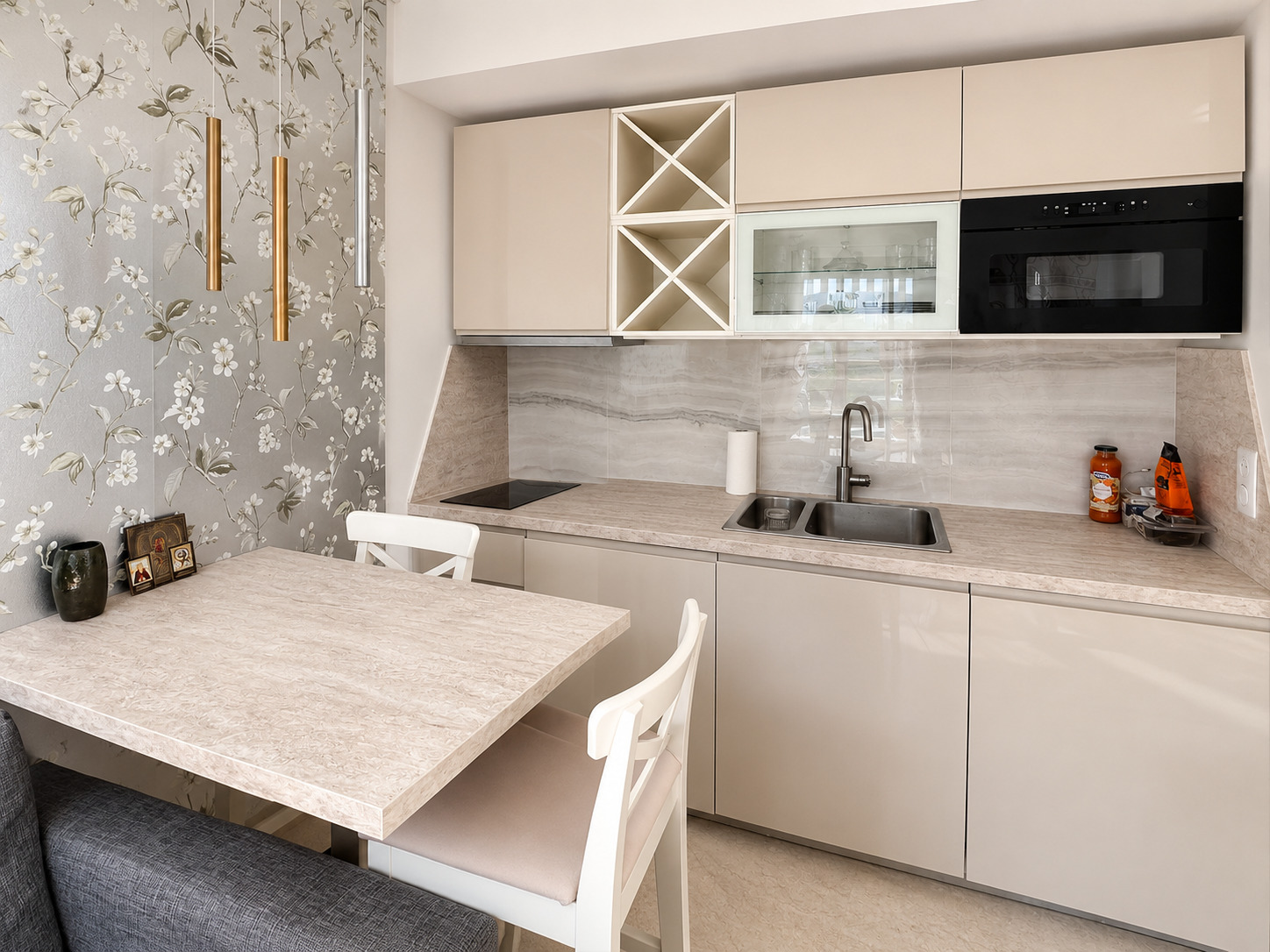 LA ROUSSE - ANNONCIADE - STUDIO EN ETAGE ELEVE
