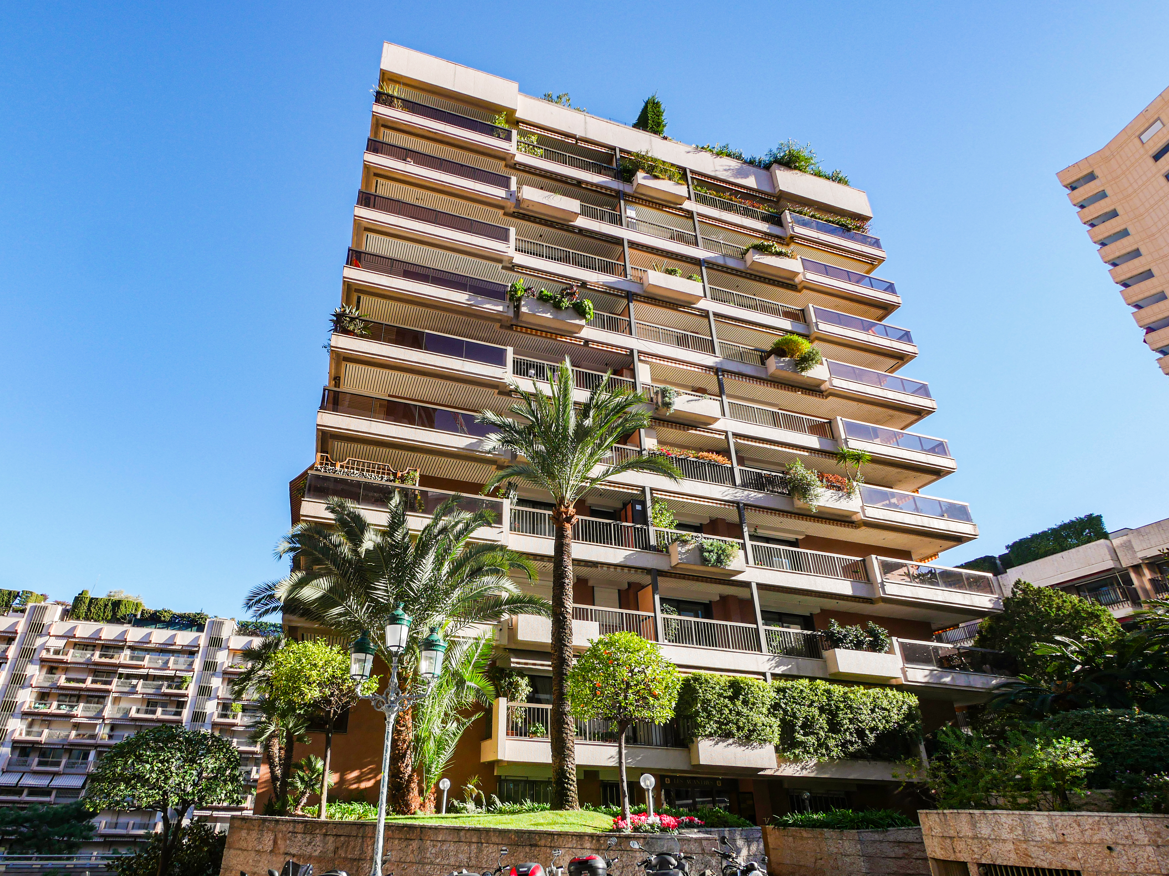CARRE D'OR - LOCAL A USAGE DE BUREAUX OU COMMERCIAL