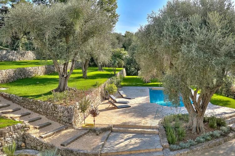 MOUGINS- Maison de Charme