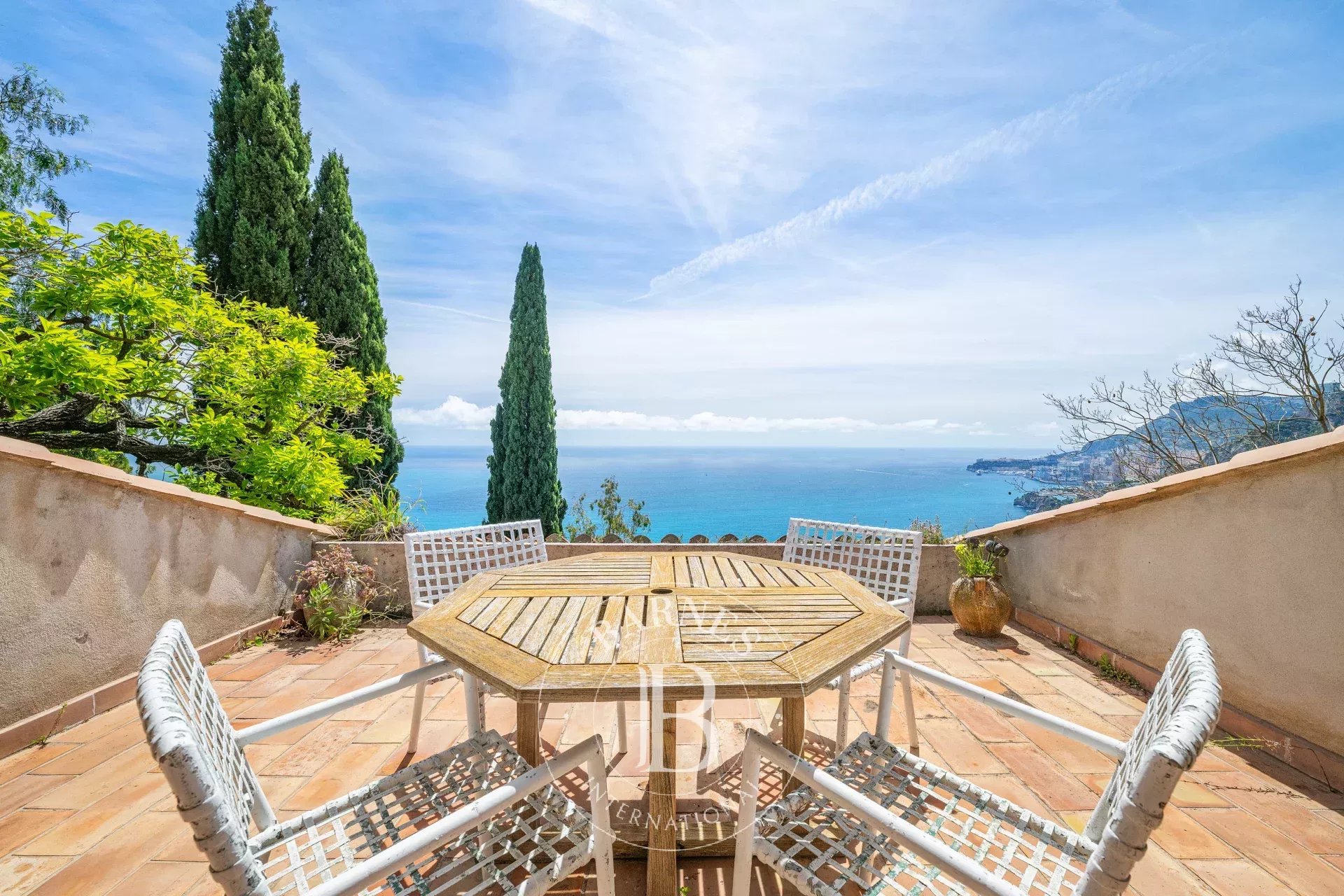 ROQUEBRUNE-CAP-MARTIN - VILLA D'ARCHITECTE - VUE MER PANORAMIQUE