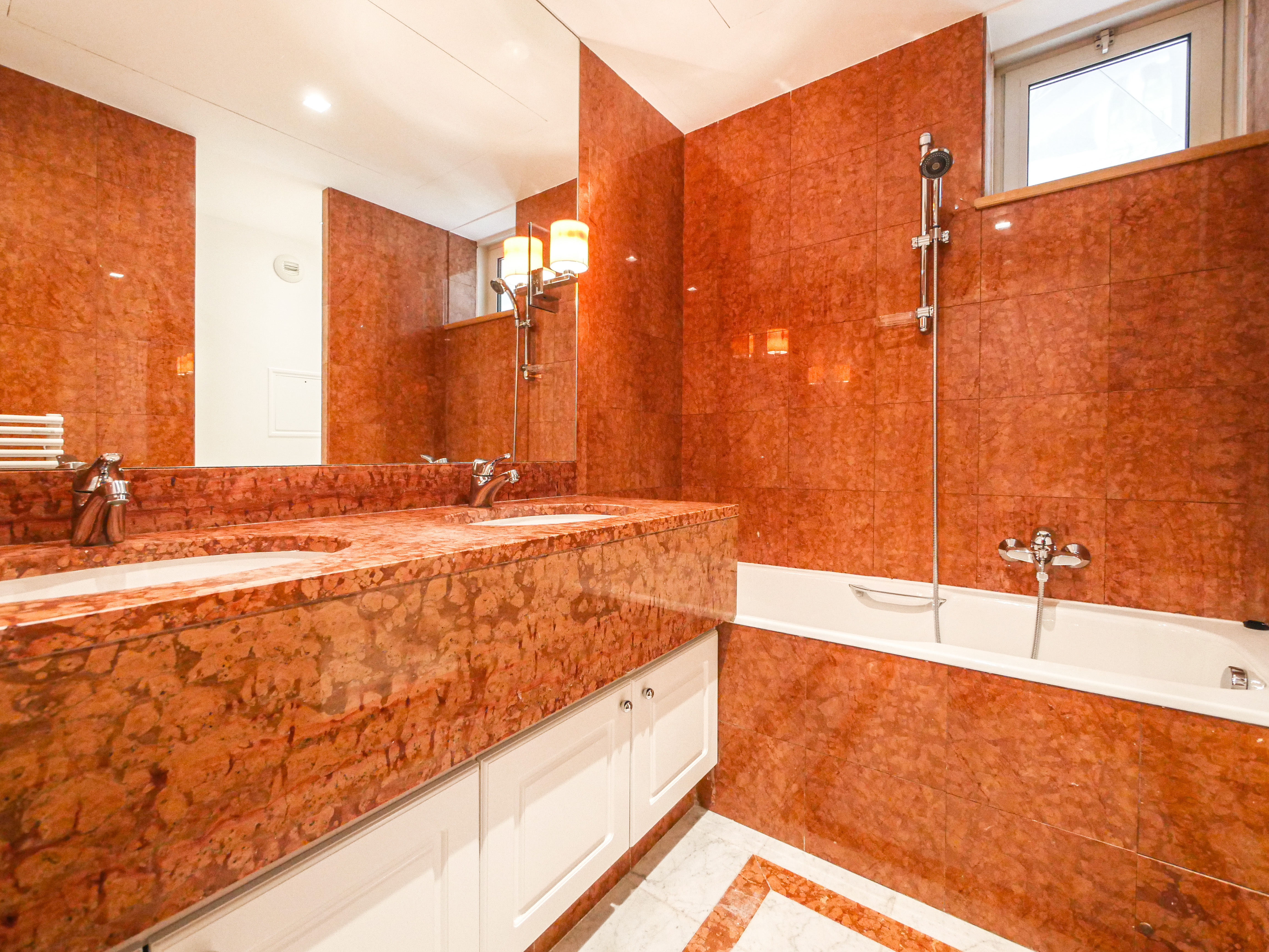 PALAZZO LEONARDO - APPARTEMENT SUR UN ÉTAGE ENTIER - VUE MER