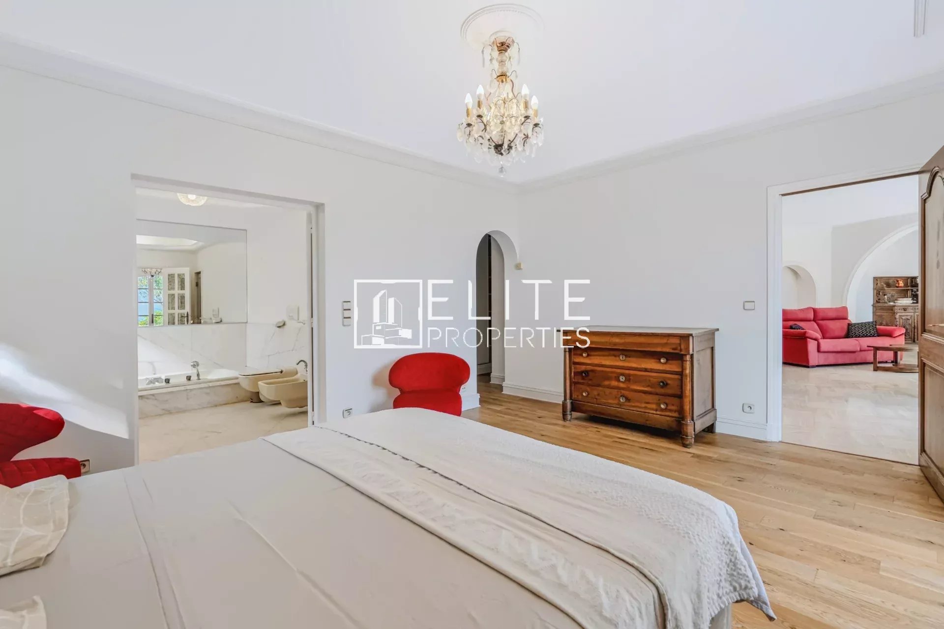 Maison de charme avec vue mer panoramique. piscine et dépendance