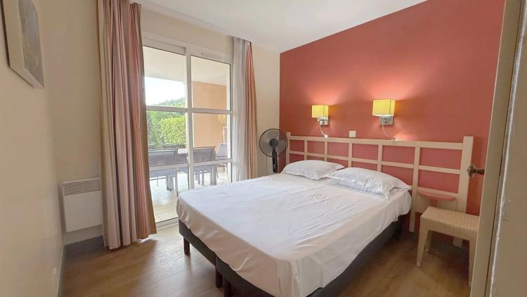 AGAY - CAP ESTEREL À vendre 3 pièces rez-de-jardin trame large