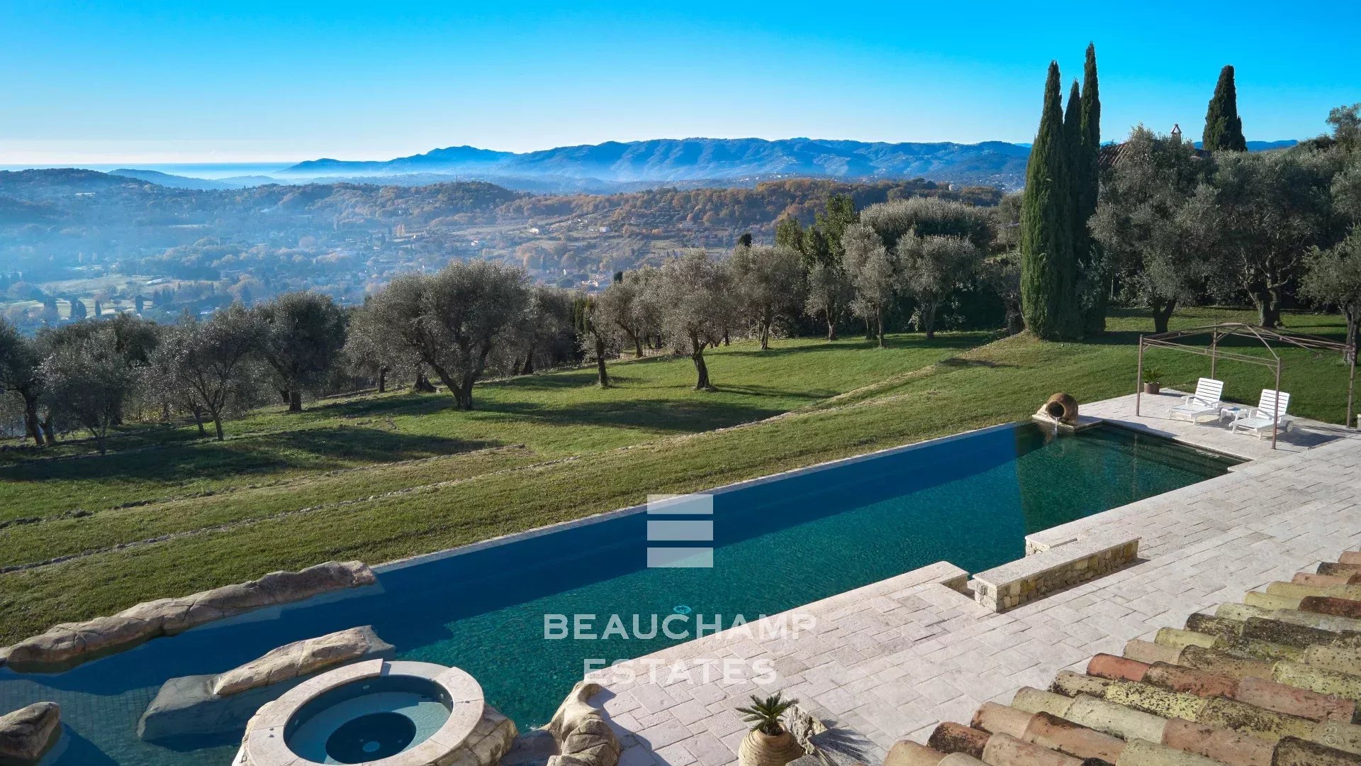 Bastide 5 chambres avec vue mer Châteauneuf-Grasse