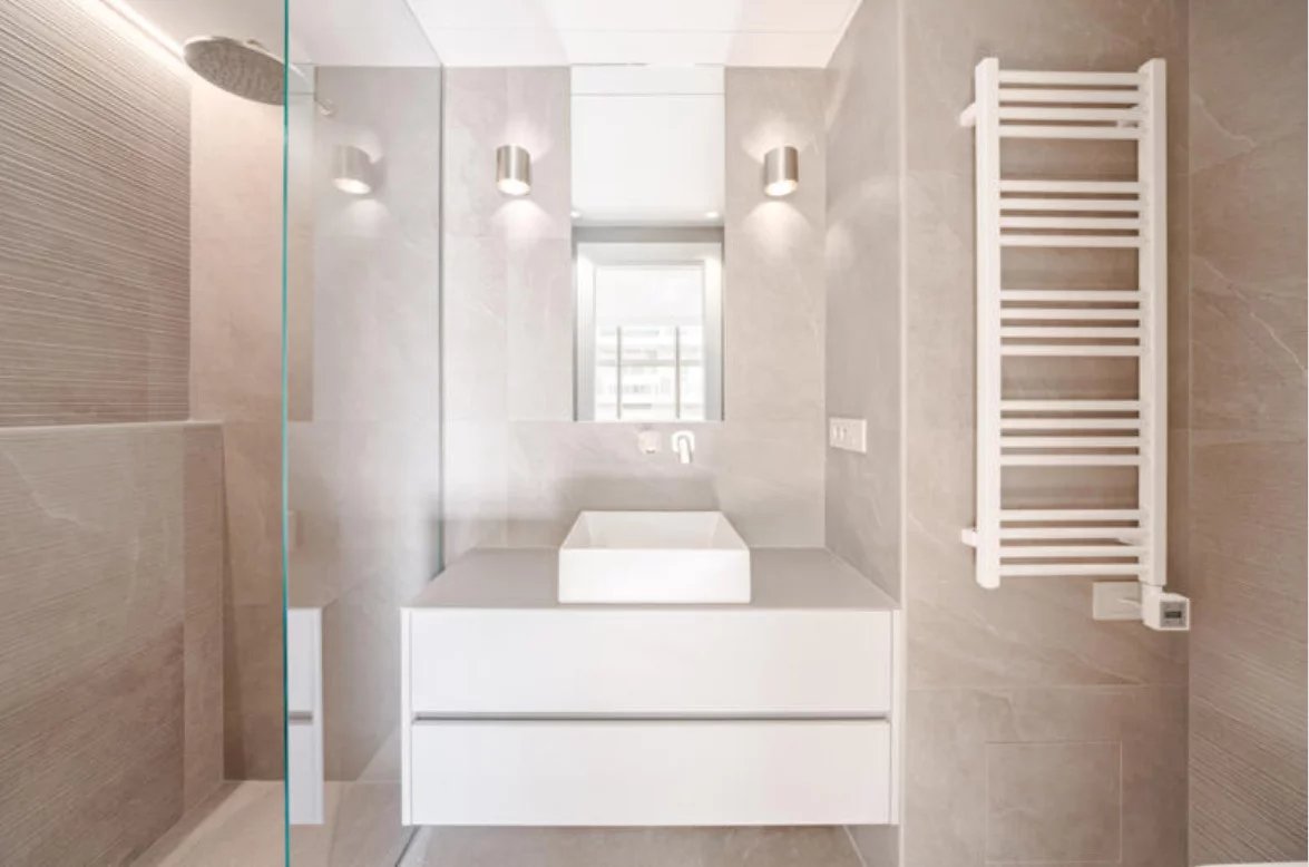 Appartement rénové de 2 chambres