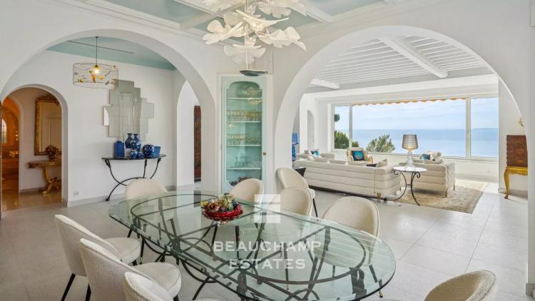 Saint-Jean-Cap-Ferrat – Villa Provençale avec Vue Mer Panoramique et Piscine Chauffée