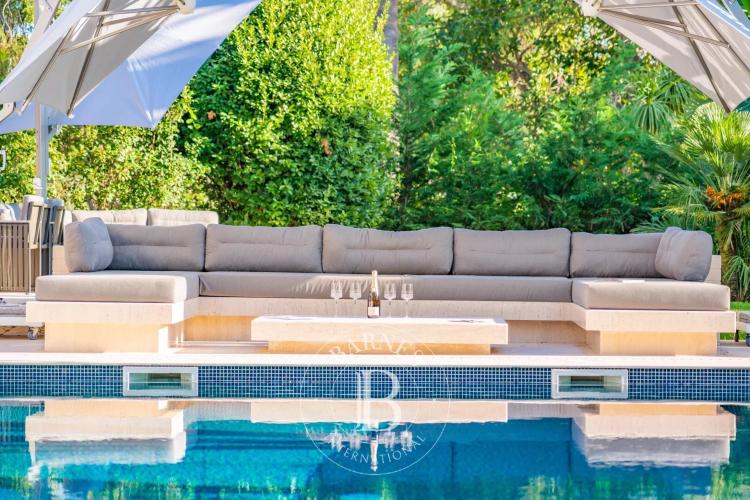 SAINT-JEAN-CAP-FERRAT - VILLA RENOVÉE A NEUF - PROCHE DU GRAND HÔTEL