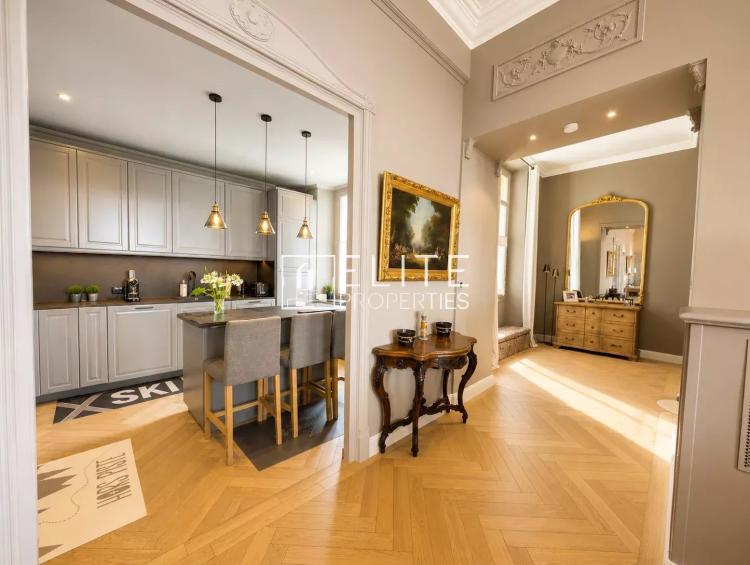 LE GRAND PALAIS – APPARTEMENT DE PRESTIGE AU CŒUR DE GRASSE