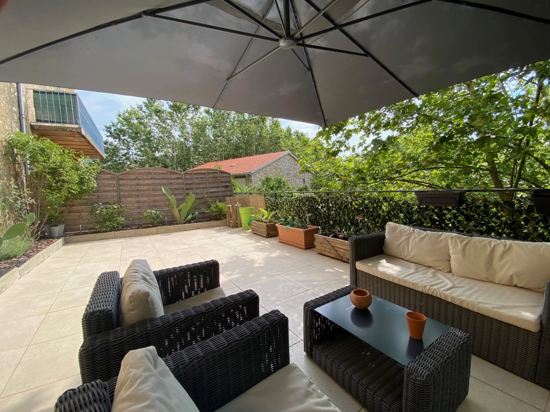 CHARME ET AUTHENTICITE MAISON T4 145 M2 AMPUS