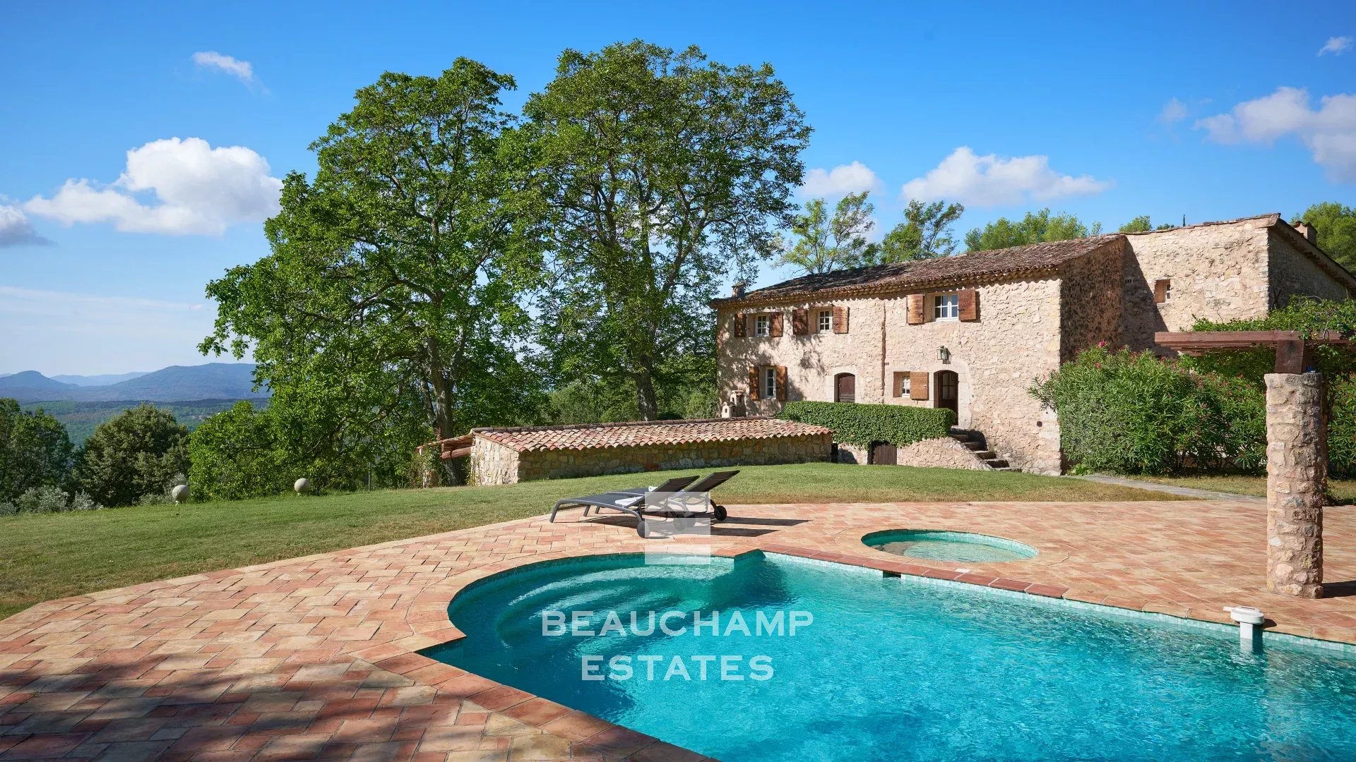 Bastide en pierre avec 7 chambres - Fayence