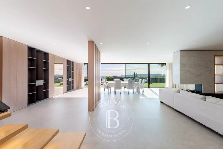 Villa d’exception clé en main avec vues panoramiques mer – Domaine privé sécurisé