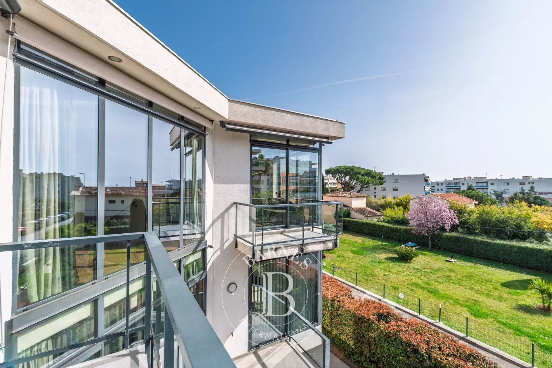 Superbe villa contemporaine avec piscine à 100 m de la plage