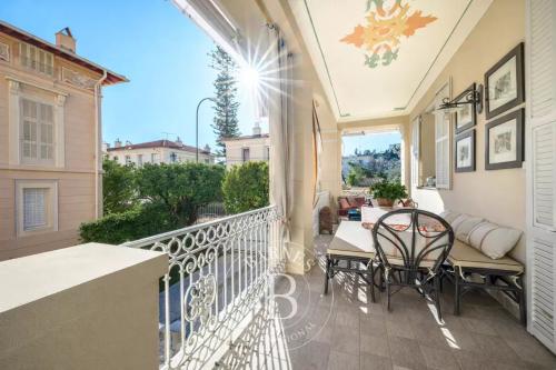 BEAULIEU-SUR-MER – APPARTEMENT D’EXCEPTION DANS UNE VILLA INDÉPENDANTE