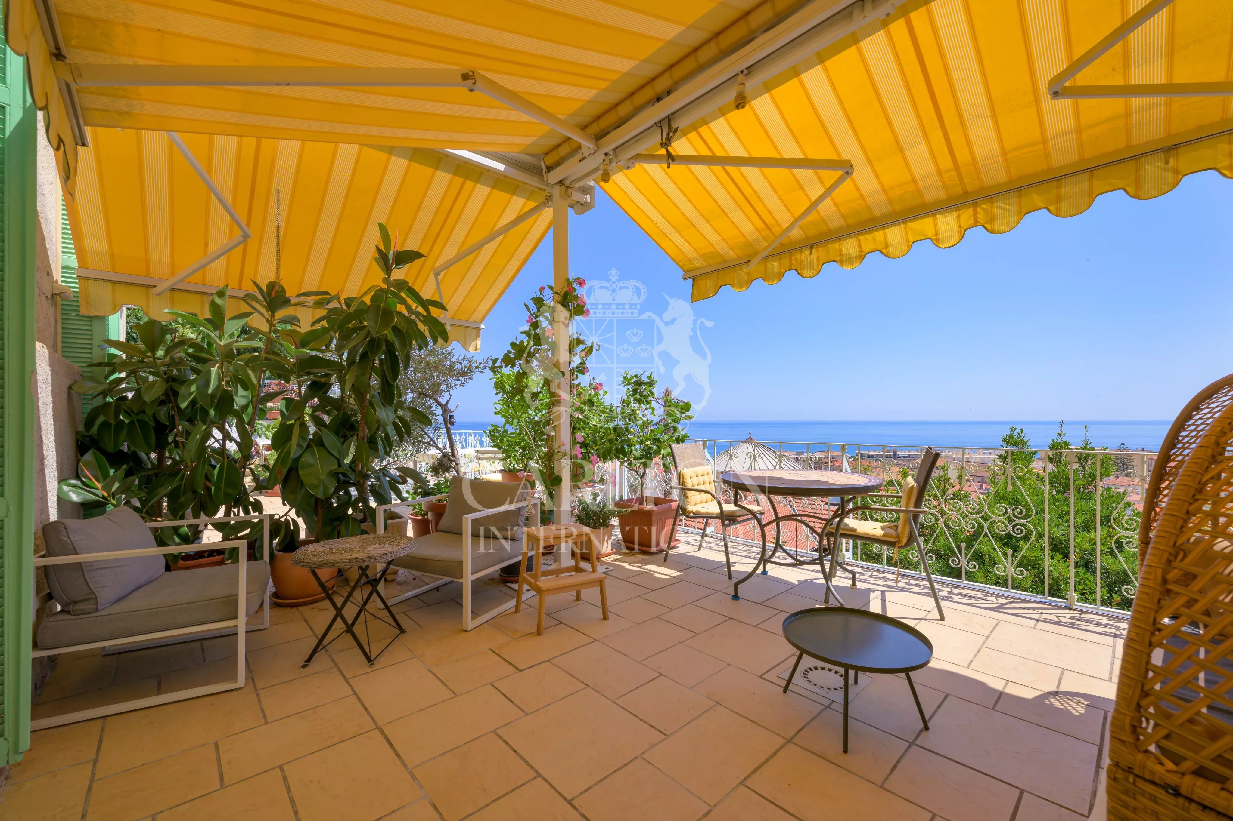 Villa  avec vue mer et accès facile au centre-ville - Opportunité d'investissement