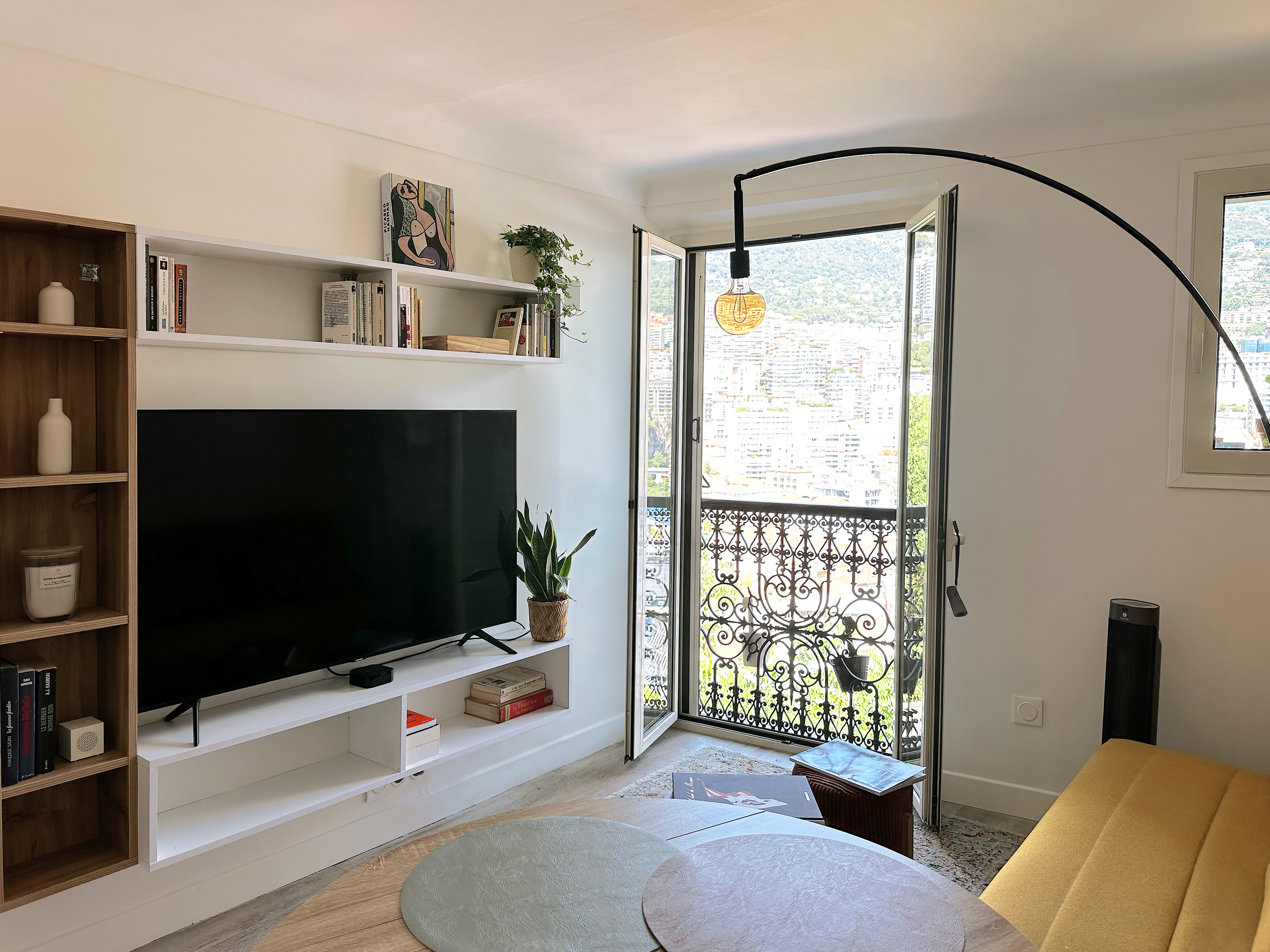 MONACO VILLE- 2 PIECES - AVEC MEZZANINE - À SOURÇA
