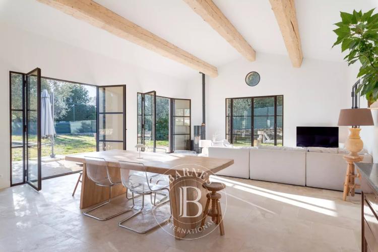 Valbonne, Domaine fermé, calme, 4 chambres, piscine