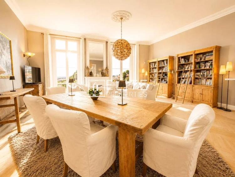 LE GRAND PALAIS – APPARTEMENT DE PRESTIGE AU CŒUR DE GRASSE