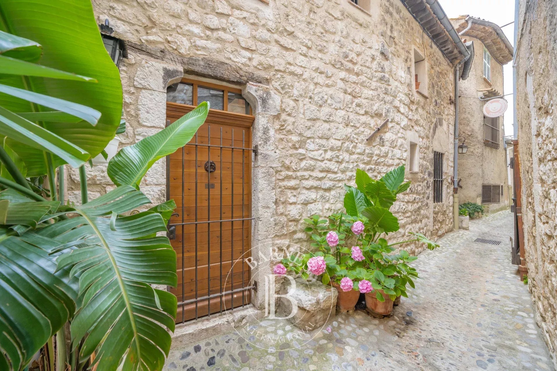 Maison de caractère avec terrasse au cœur du village de Saint-Paul-de-Vence