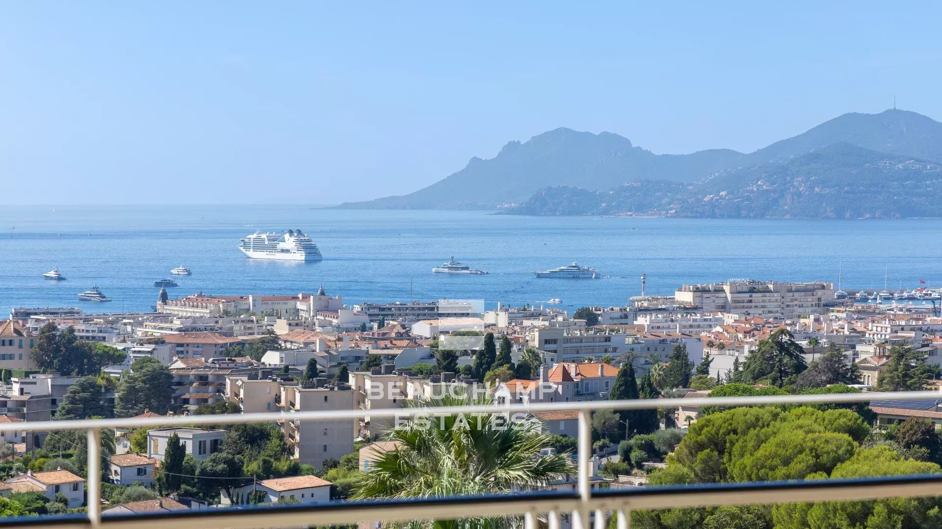 Appartement 3 pièces avec vue mer panoramique