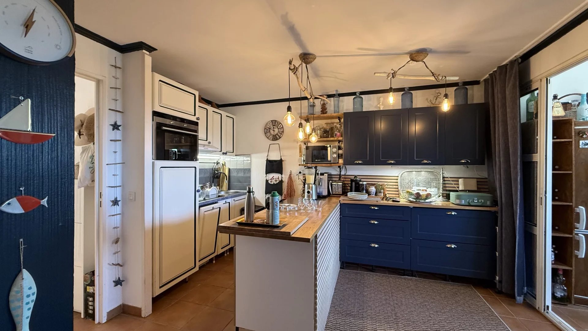 AGAY CAP ESTEREL grand T2 type large de 51m² habitables