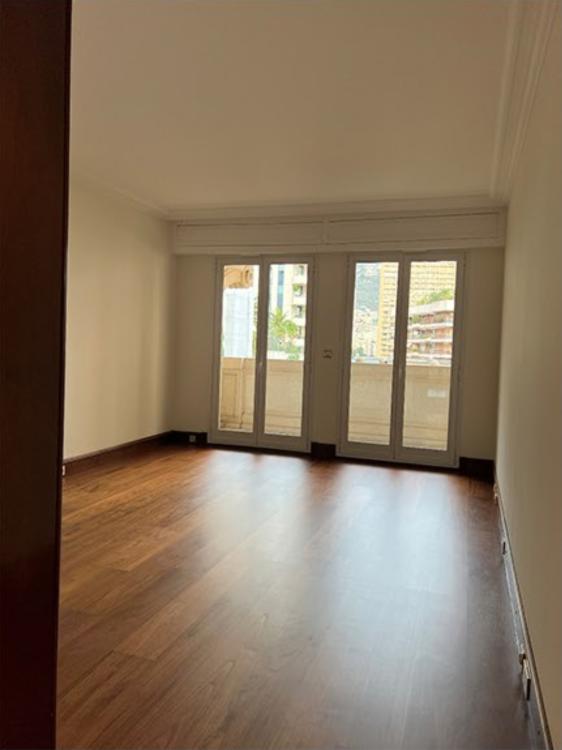 5 PIÈCES EN PLEIN CENTRE DE MONACO