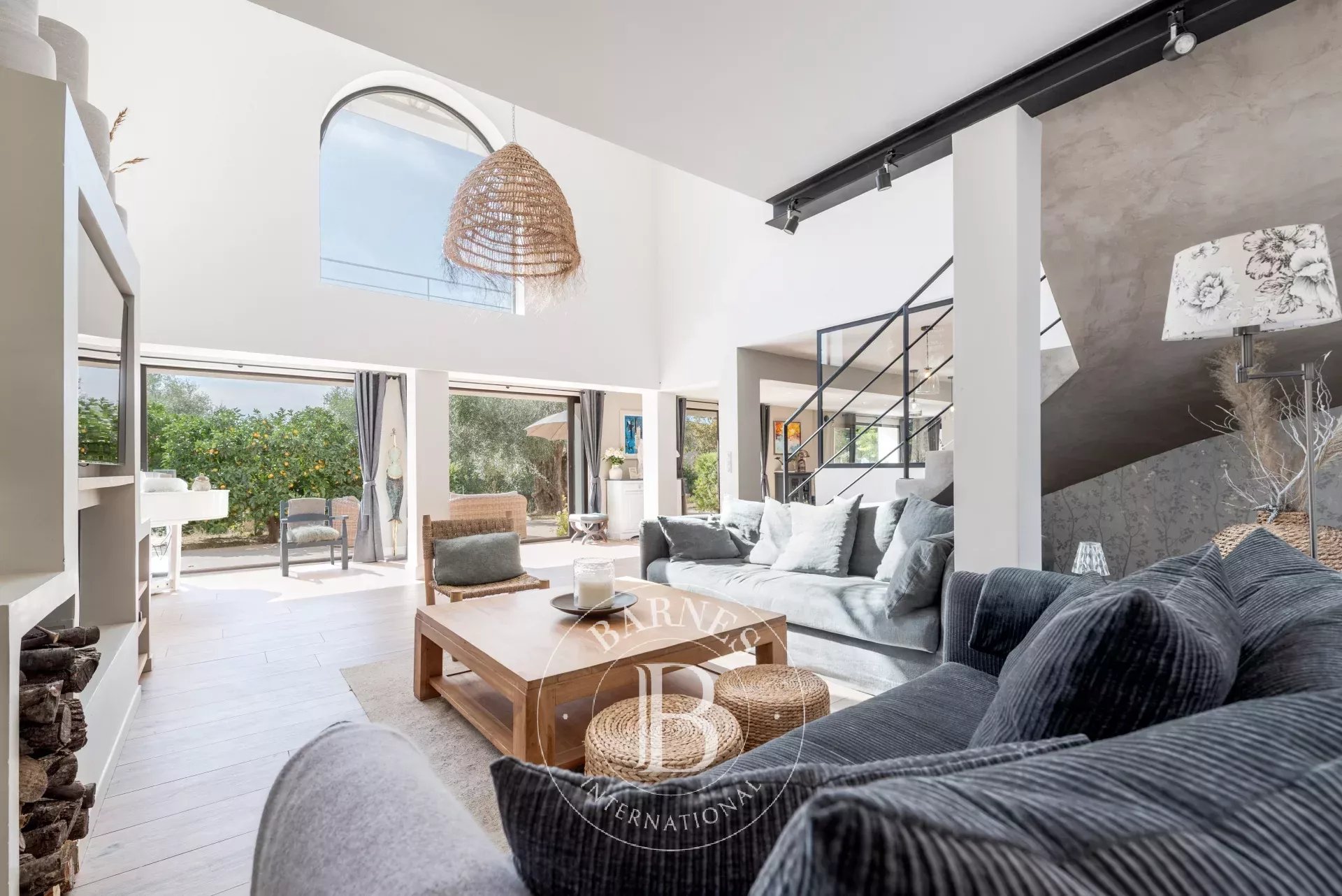 Roquefort-les-Pins - Villa de caractère avec maison d’amis et 3 appartements indépendants - 9 chambres