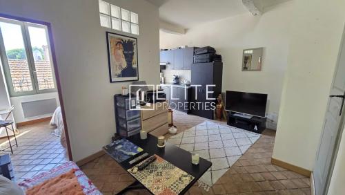 APPARTEMENT 2 PIÈCES DE 32m² – MOUGINS VILLAGE
