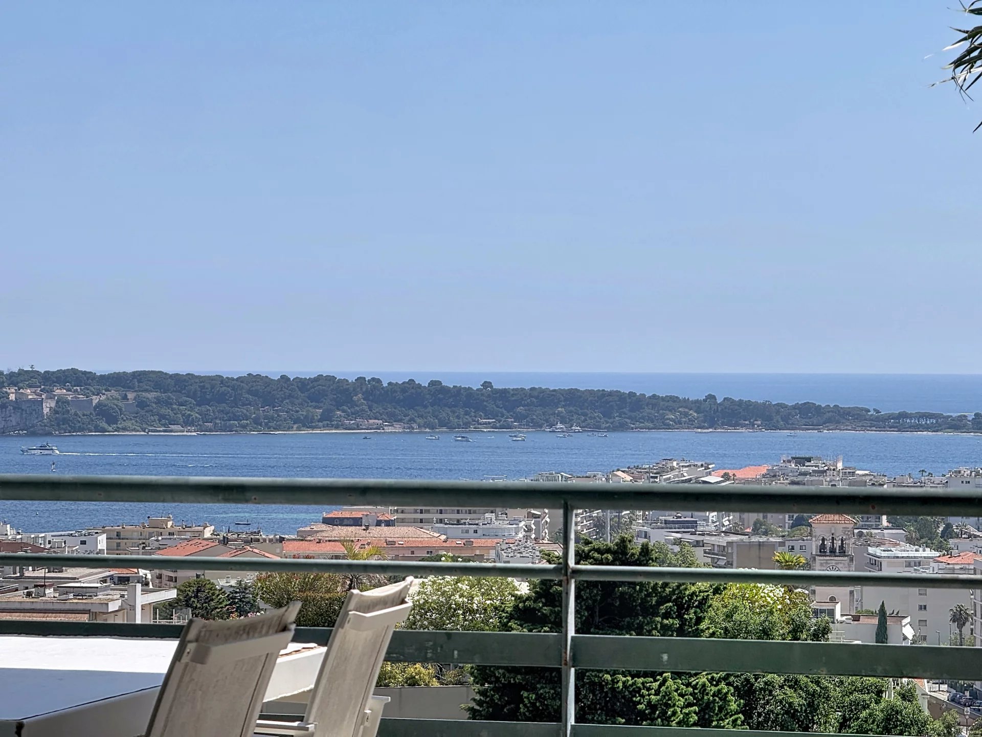 CANNES BASSE CALIFORNIE - DERNIER ETAGE - TERRASSE - VUE MER PANORAMIQUE