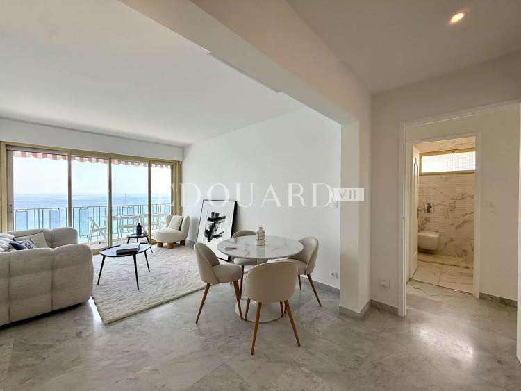 Trois pièces en dernier étage avec deux terrasses,  superbe vue mer panoramique, cave et garage