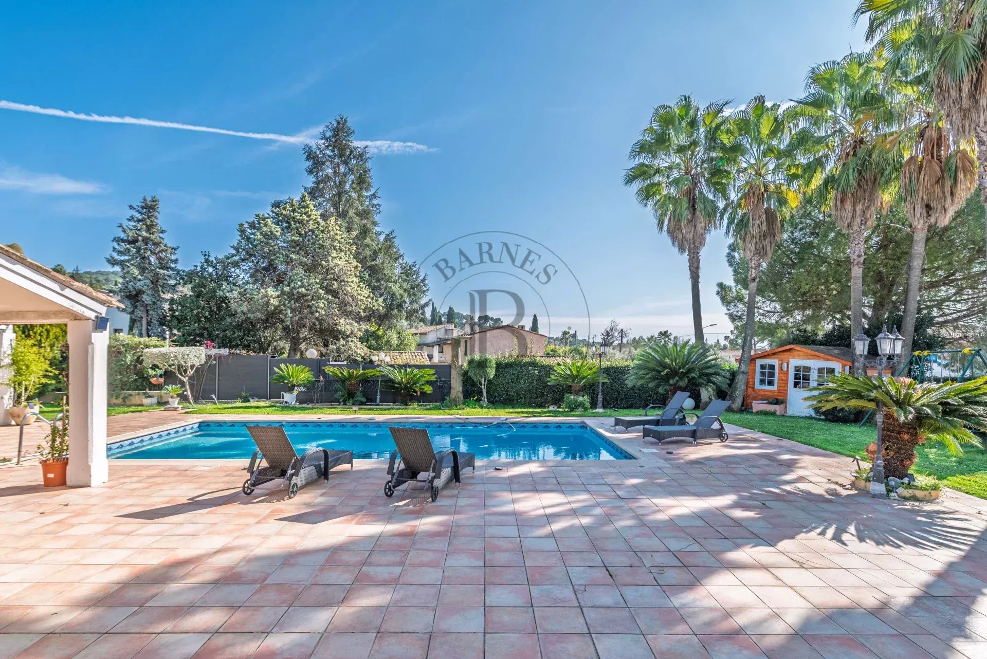 MOUGINS – DOMAINE SÉCURISÉ - VUE SUR LE VILLAGE
