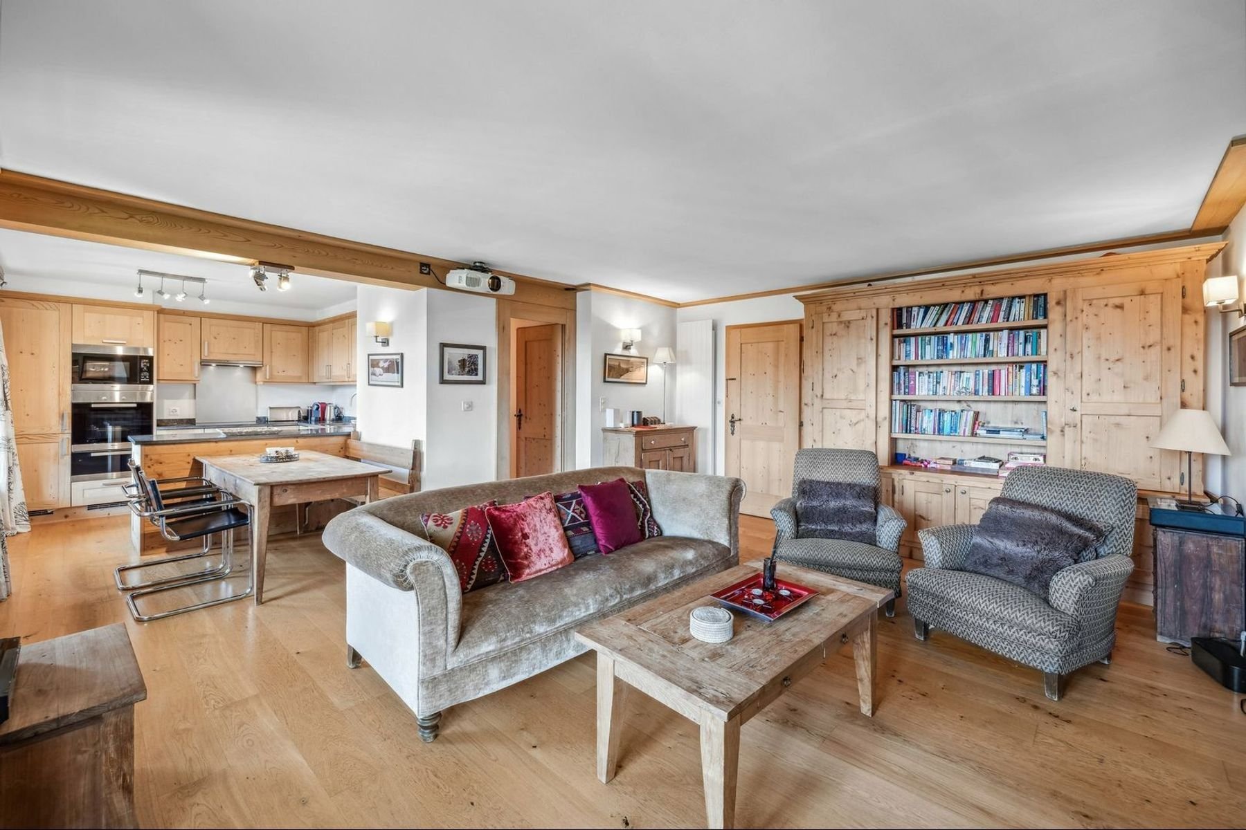 Le Granit : Appartement Rénové De 4 Chambres Au Domaine De La Résidence