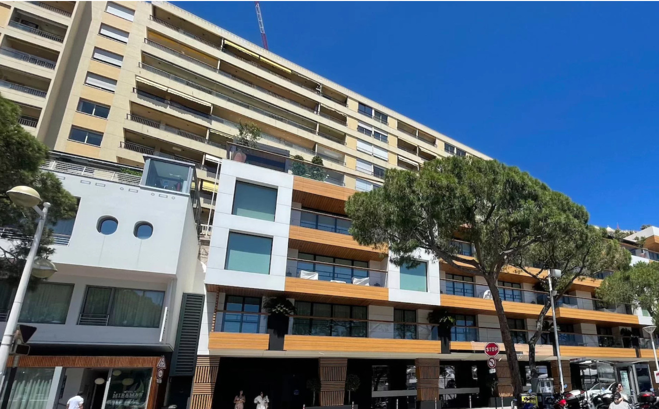 PORT HERCULE: bureau de 13m2 en location