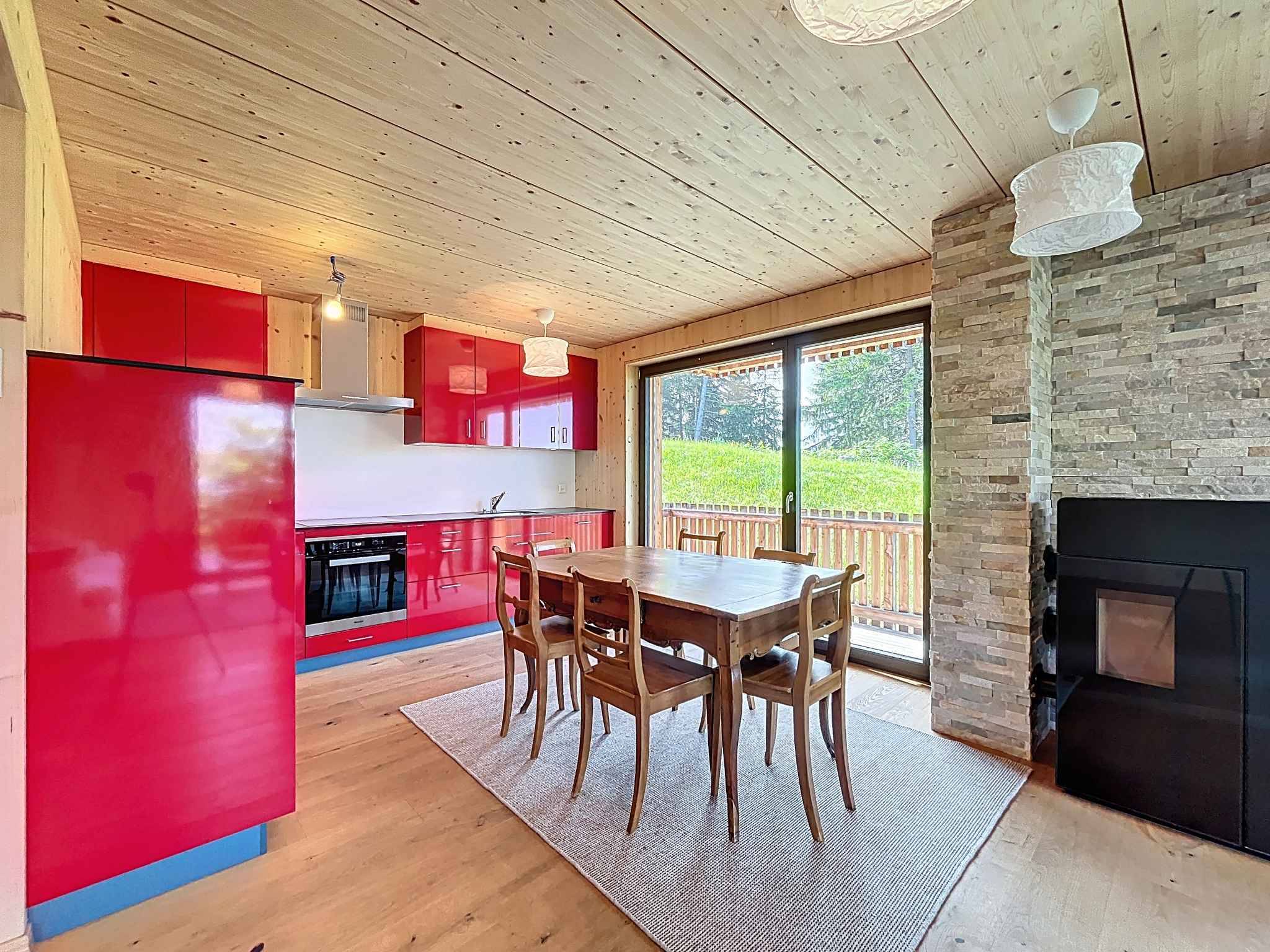 Chalet contemporain avec vue dégagée sur les montagnes