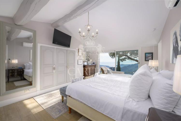 Èze – Élégante villa provençale avec vue mer exceptionnelle