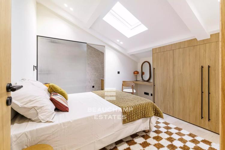 Villa contemporaine 4 chambres avec piscine intérieur - Cannes