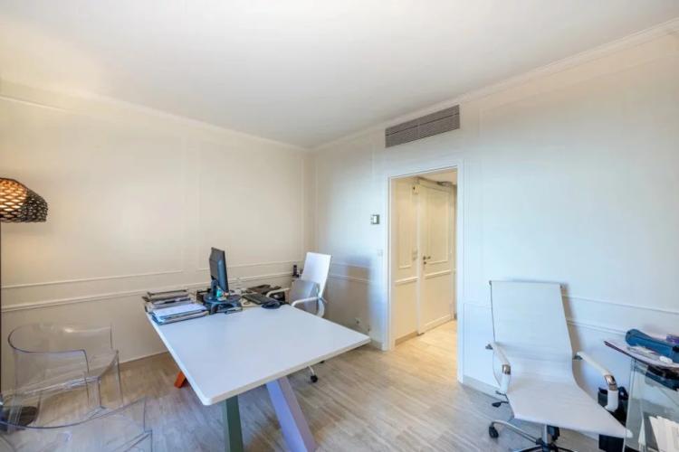 Studio à usage mixte à Carré d'Or