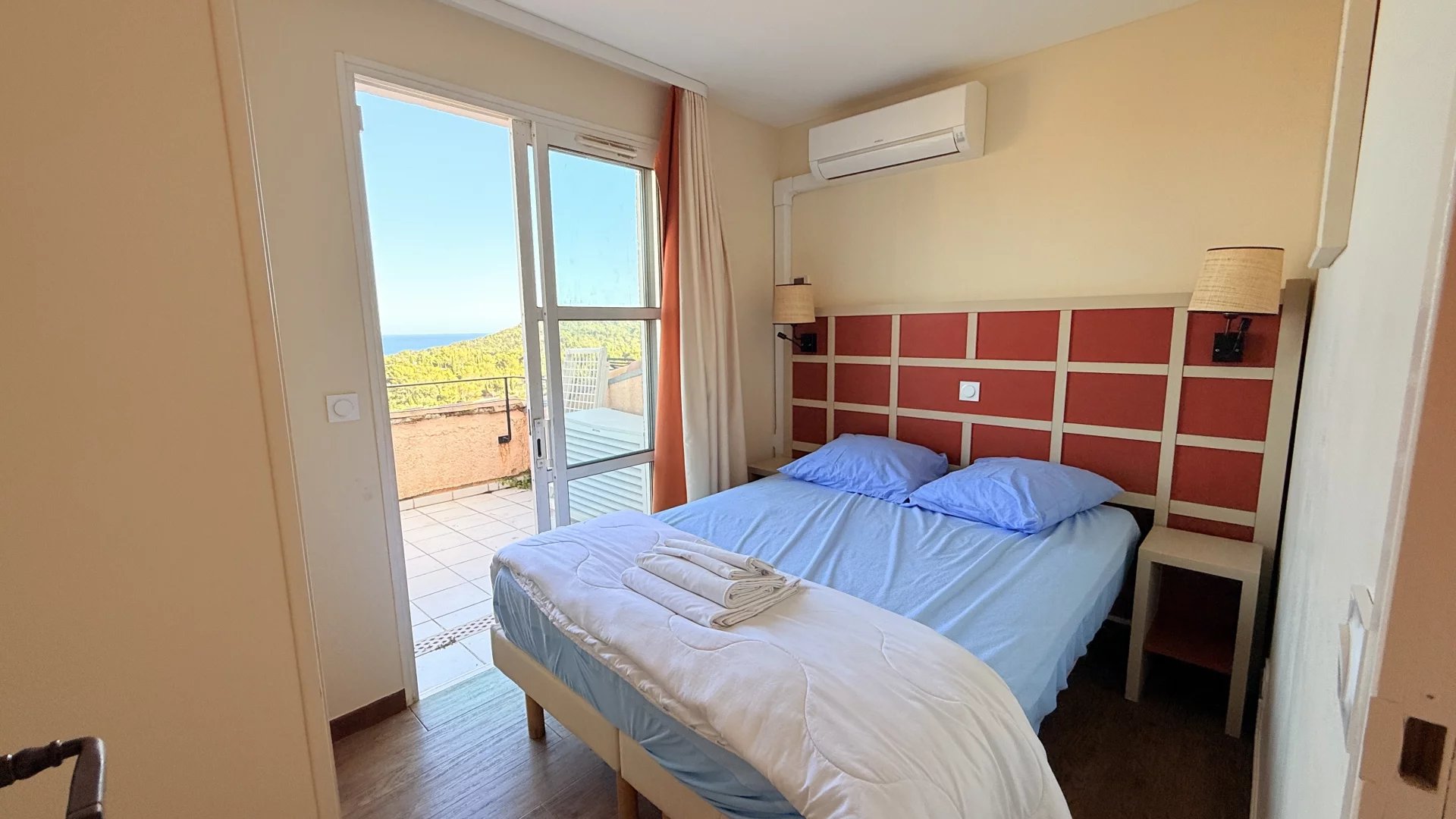 AGAY CAP ESTEREL SUPERBE T3 DUPLEX VUE MER PANORAMIQUE. PARKING PRIVE